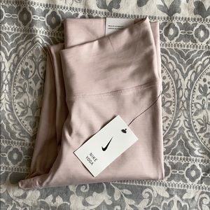 Nike Yoga Leggings 🖤